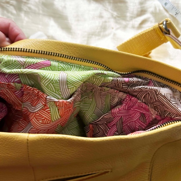 BUCKET BAG, LEATHER, YELLOW, TOP ZIPPER, ADJUSTABLE STRAP, POCKETS, by THE SAK, - Picture 15 of 16